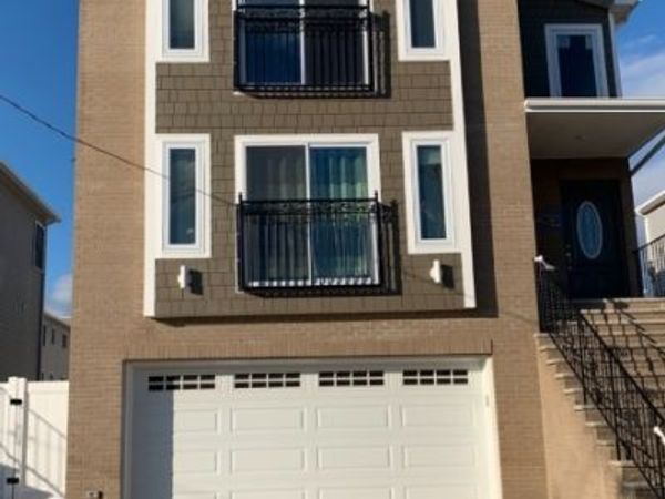 257 Dukes St, Kearny, NJ 07032