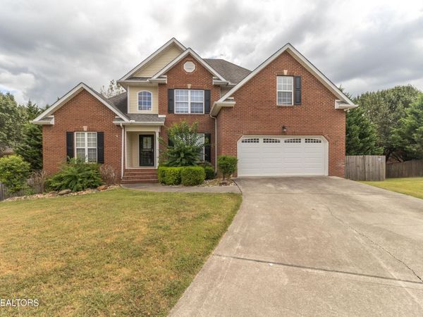 1100 Winterberry Lane, Knoxville, TN 37932