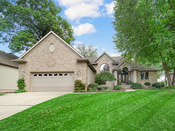 97 Scotscraig Drive, Valparaiso, IN 46385