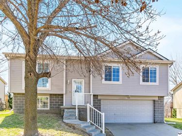 7841 Bondesson Street , Omaha, NE 68122