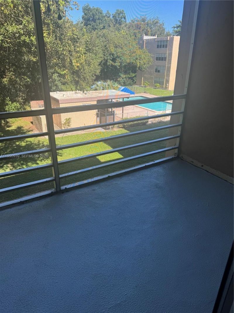 9450 Live Oak Pl, Unit 305, Davie, FL 33324 Photo