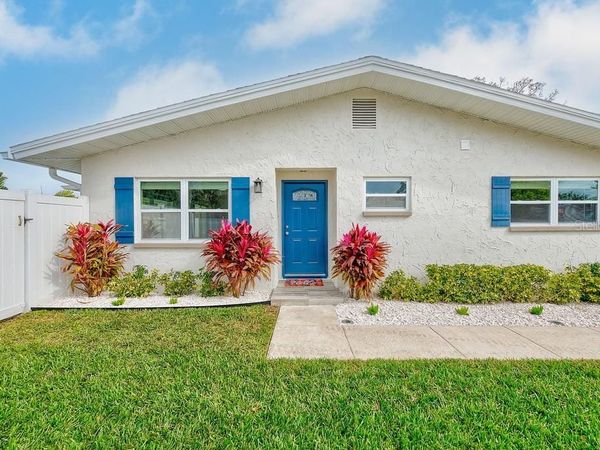 2589 SUNNY BREEZE AVENUE, Unit B, LARGO, FL 33770