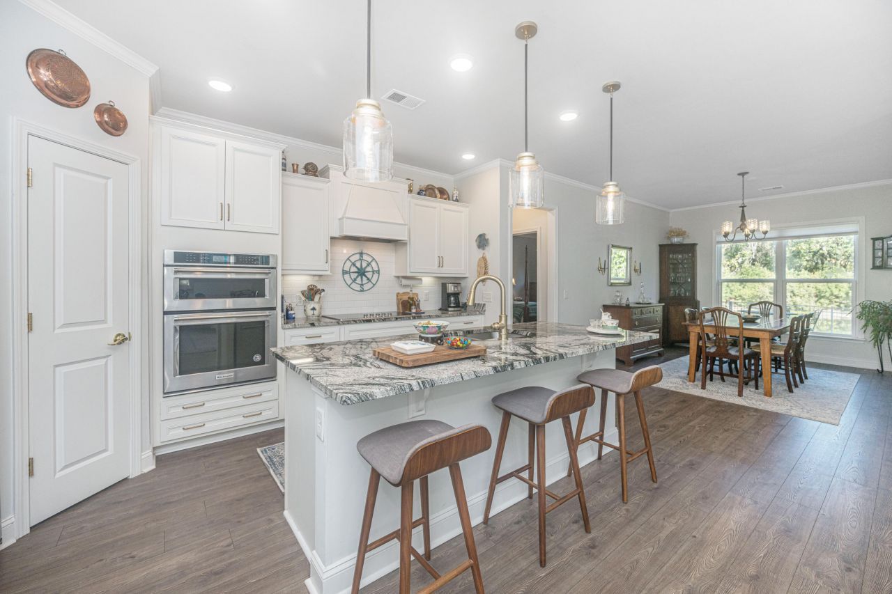 6228 Woodsedge Court Photo 4