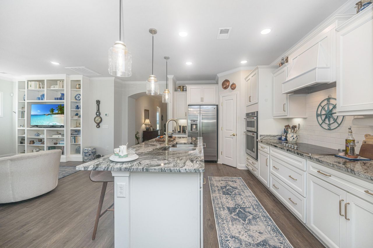 6228 Woodsedge Court Photo 4