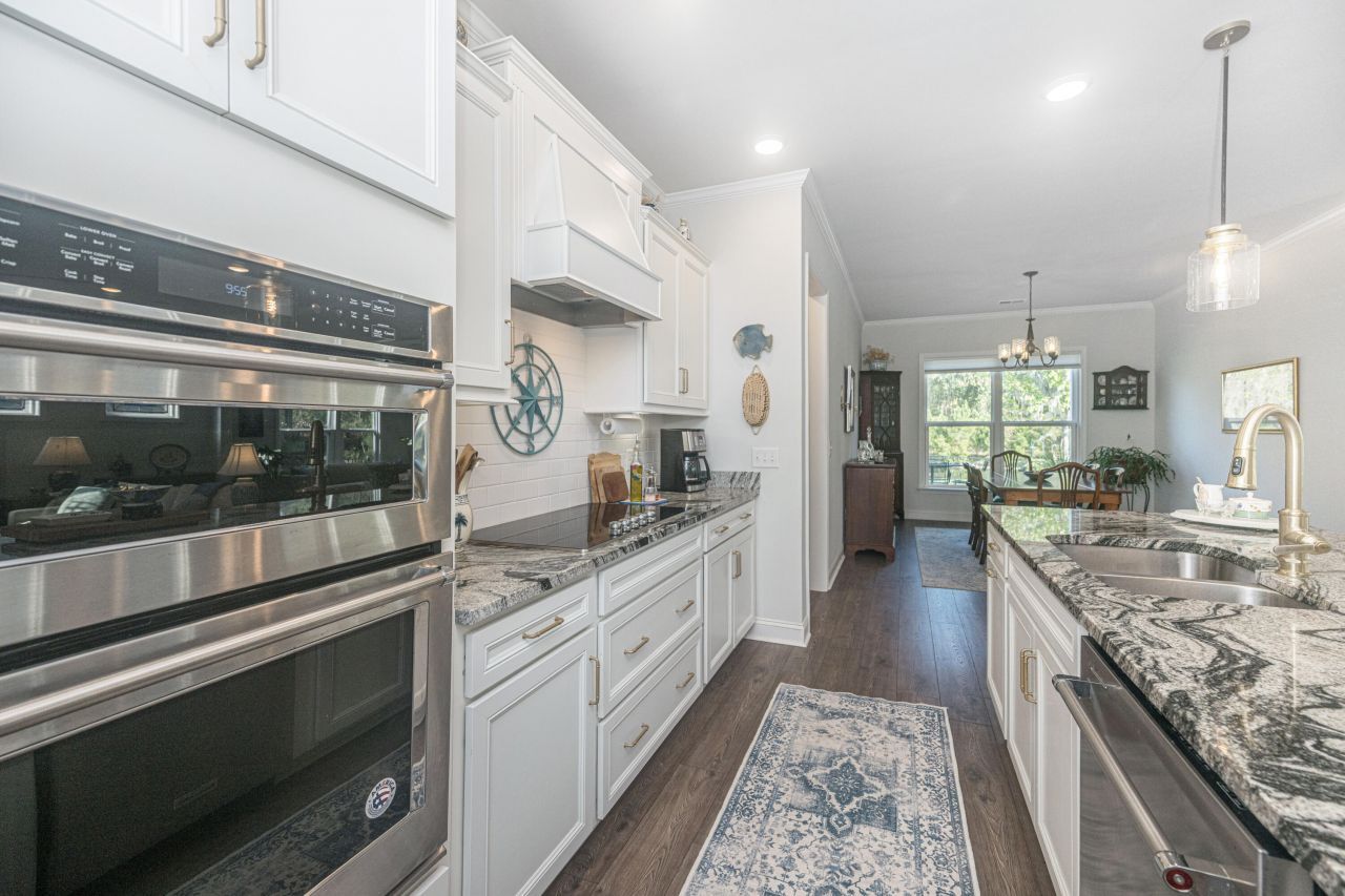 6228 Woodsedge Court Photo 5