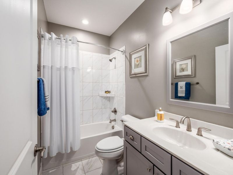 8015 Summitpoint Place , Lewis Center, OH 43035 Photo 21