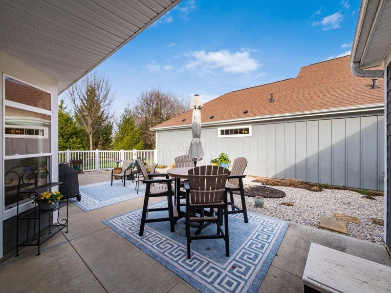 8015 Summitpoint Place , Lewis Center, OH 43035 Photo 32