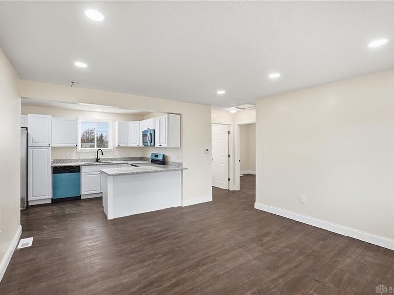 239 Travis Drive, Riverside, OH 45431 Photo 7