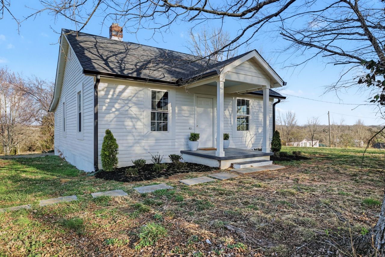 999 Old Lewisburg Hwy, Columbia, TN 38401 Main Photo