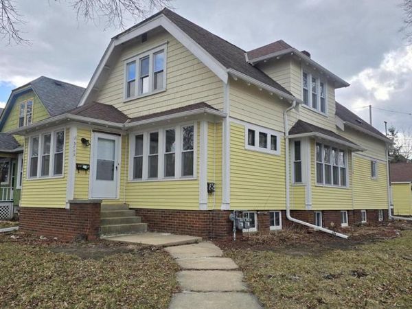 3003 S 15th STREET, Milwaukee, WI 53215