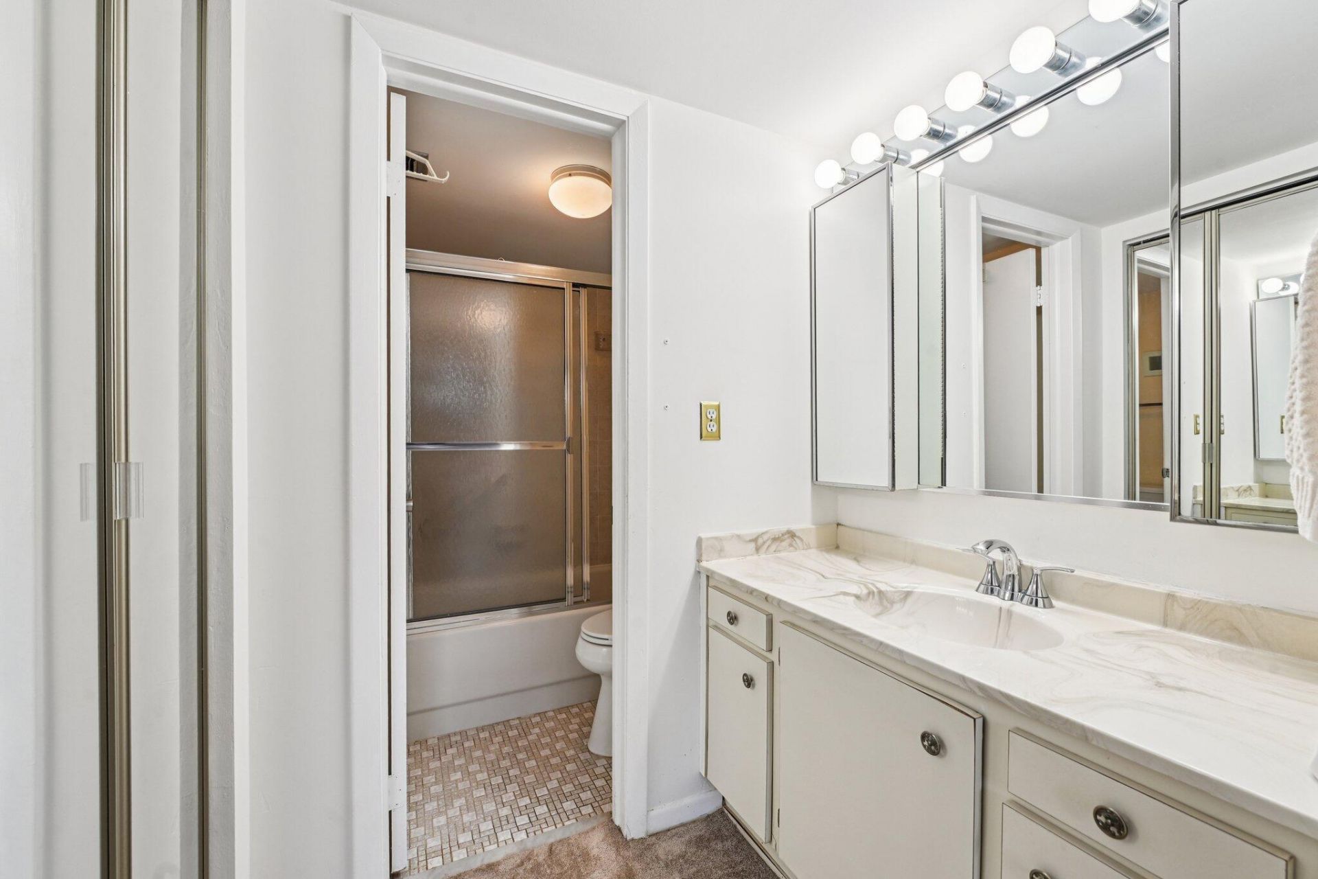 1101 Colony Point Circle, Unit 404, Pembroke Pines, FL 33026 Photo