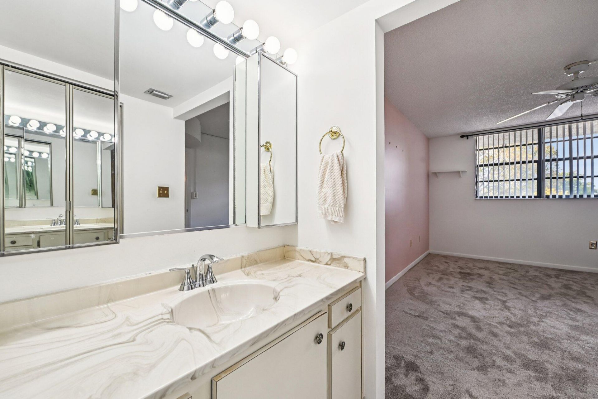 1101 Colony Point Circle, Unit 404, Pembroke Pines, FL 33026 Photo