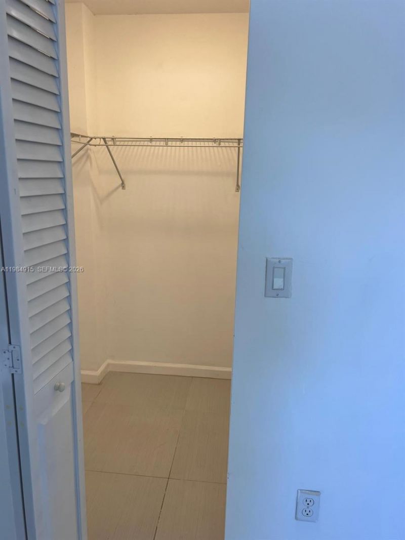 7820 NE Bayshore Ct, Unit 206, Miami, FL 33138 Photo