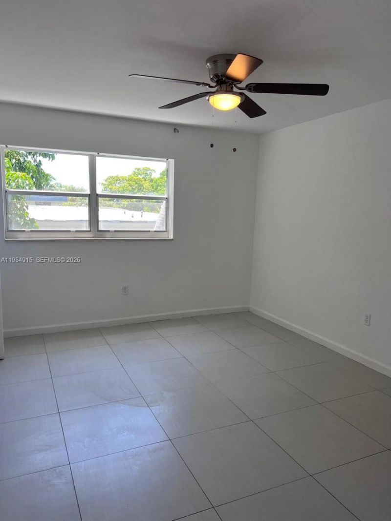 7820 NE Bayshore Ct, Unit 206, Miami, FL 33138 Photo