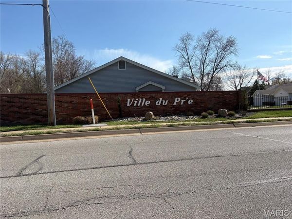 832 Du Pre Court , St Peters, MO 63376