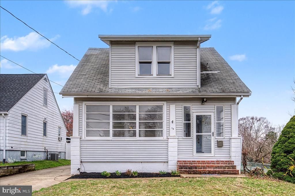 13 N Clifton Avenue, Wilmington, DE 19805 Main Photo