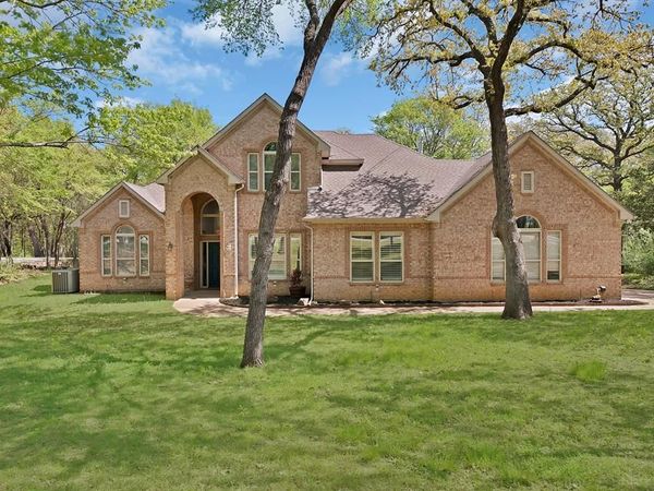 621 Diamond Point Drive, Oak Point, TX 75068