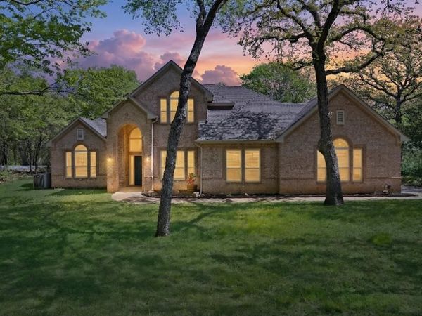 621 Diamond Point Drive, Oak Point, TX 75068