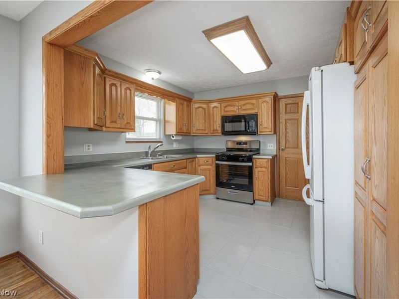 6860 Beridge Street, Louisville, OH 44641 Photo 11