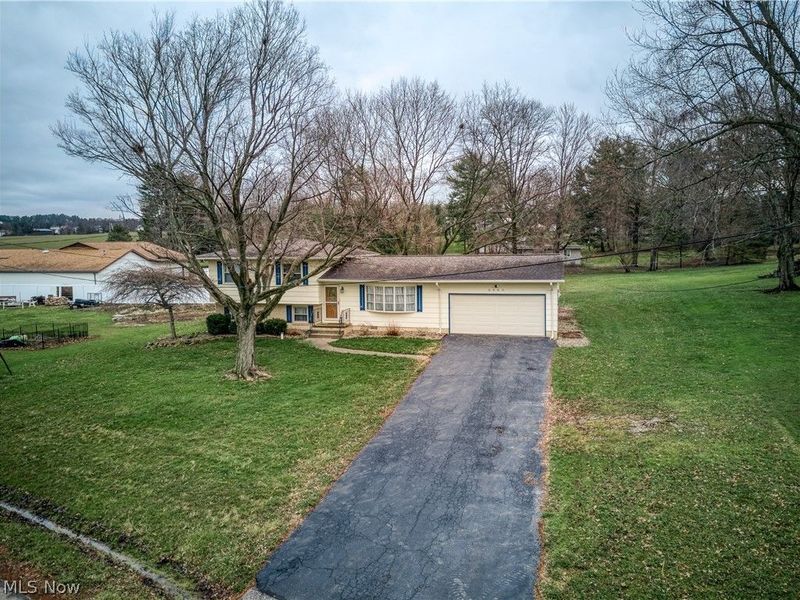 6860 Beridge Street, Louisville, OH 44641 Photo 2