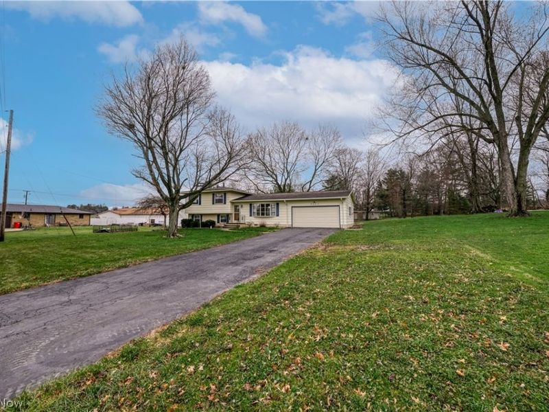 6860 Beridge Street, Louisville, OH 44641 Photo 3