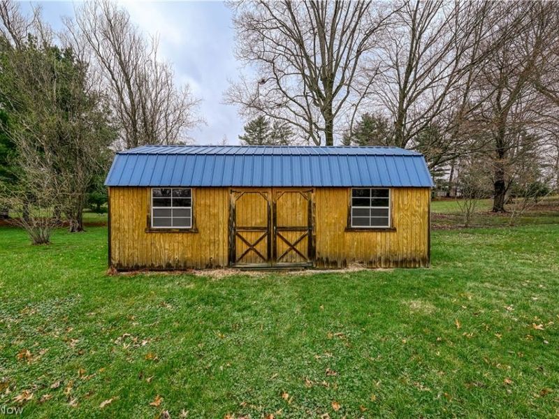 6860 Beridge Street, Louisville, OH 44641 Photo 32