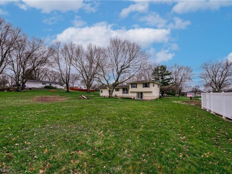 6860 Beridge Street, Louisville, OH 44641 Photo 37