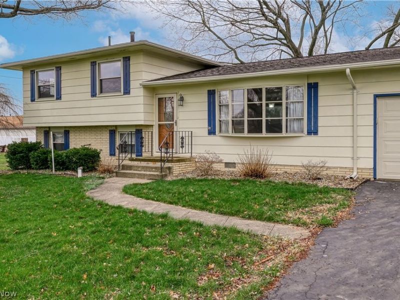 6860 Beridge Street, Louisville, OH 44641 Photo 4