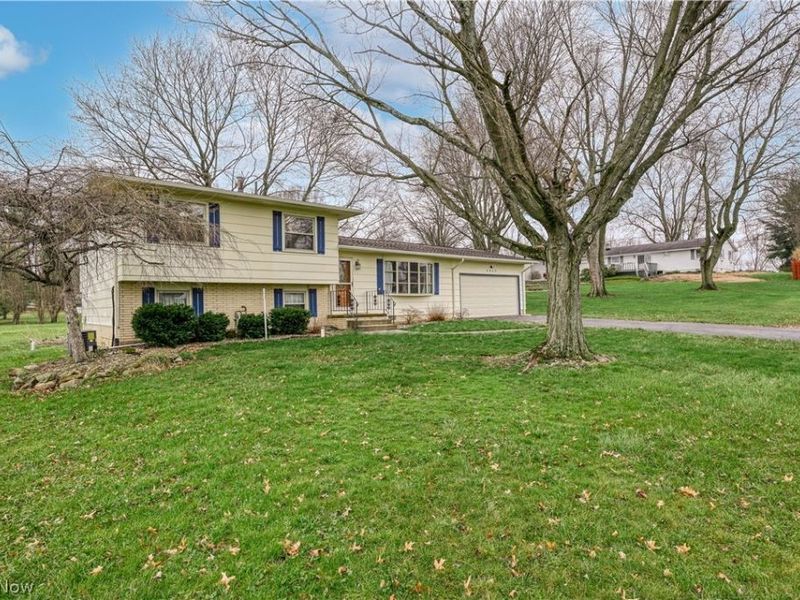 6860 Beridge Street, Louisville, OH 44641 Photo 5