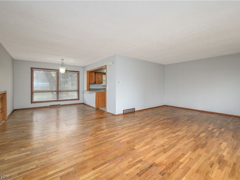 6860 Beridge Street, Louisville, OH 44641 Photo 8