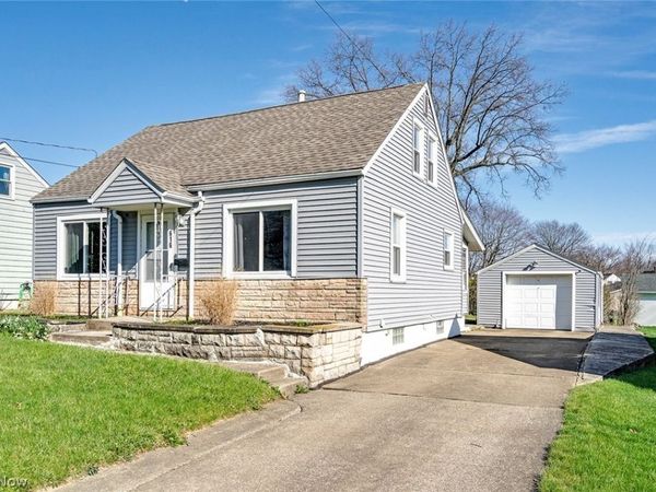616 Poland Avenue , Struthers, OH 44471