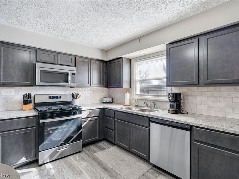 616 Poland Avenue, Struthers, OH 44471 Photo 8