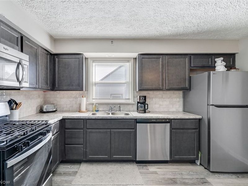 616 Poland Avenue, Struthers, OH 44471 Photo 9