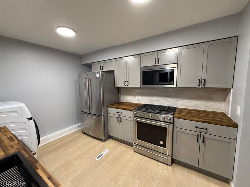 359 Denman Avenue, Cortland, OH 44410 Photo 5