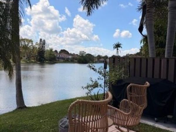 10690 NW 12th Drive, Plantation, FL 33322
