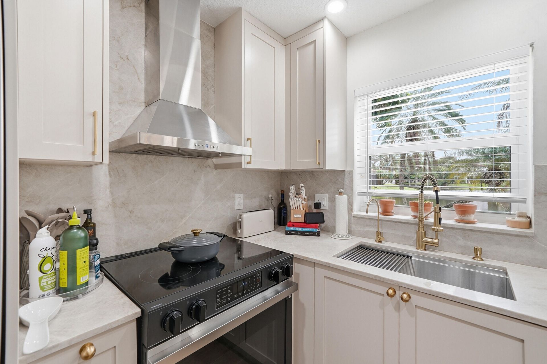 10690 NW 12th Drive, Plantation, FL 33322 Photo