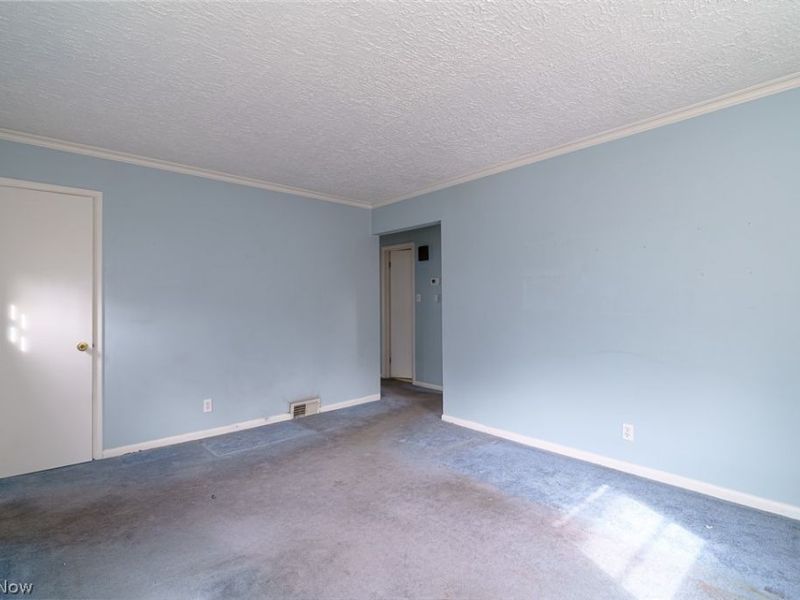 23 Wayne Avenue, Akron, OH 44301 Photo 2