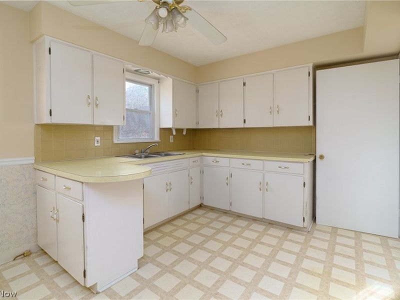 23 Wayne Avenue, Akron, OH 44301 Photo 4