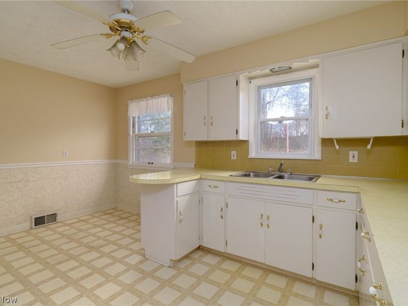 23 Wayne Avenue, Akron, OH 44301 Photo 5