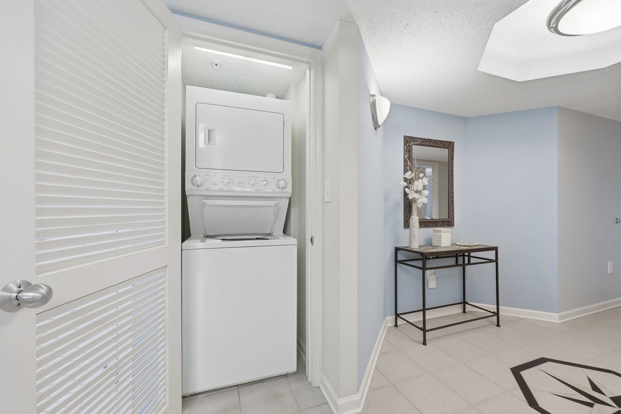 2151 Bridge View Ct. Photo 4