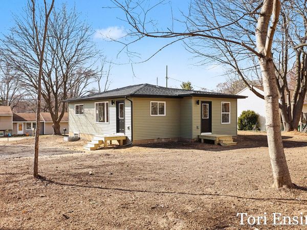 914 N Edgewood Street, Greenville, MI 48838