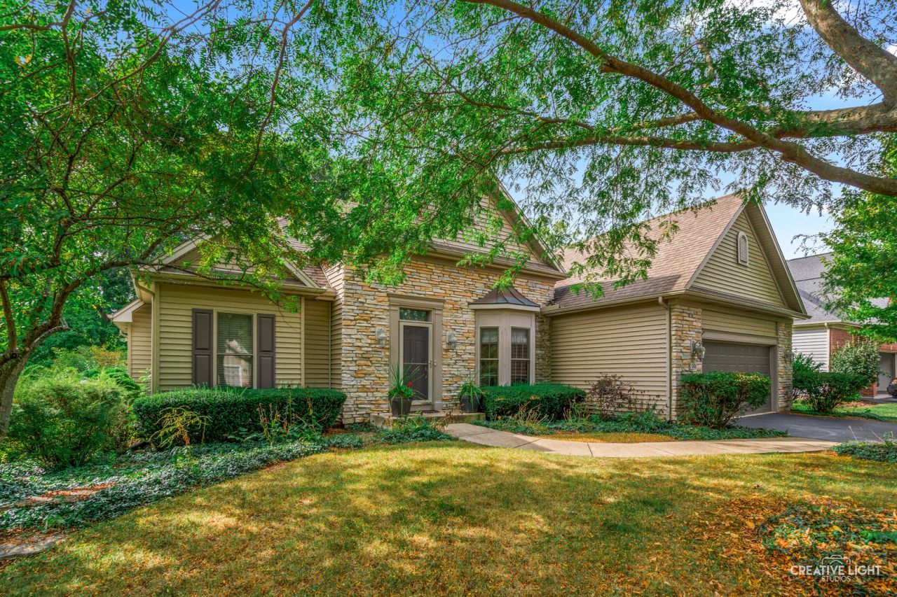 359 Johnson Woods Drive, Batavia, IL 60510 Main Photo