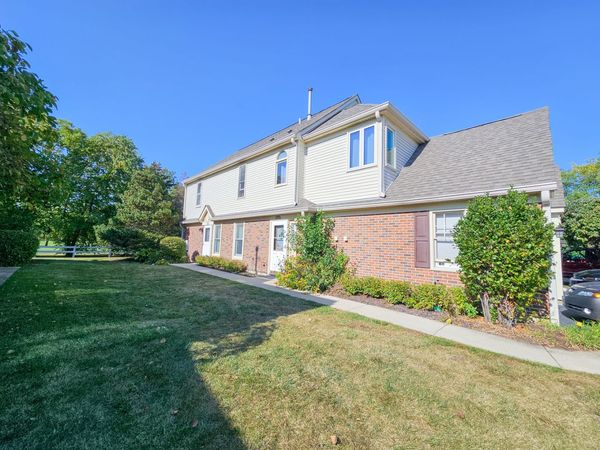 170 Inverness Court, Unit 1, Elk Grove Village, IL 60007