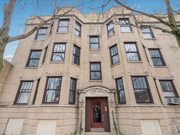 609 W Melrose Street, Unit 2, Chicago, IL 60657