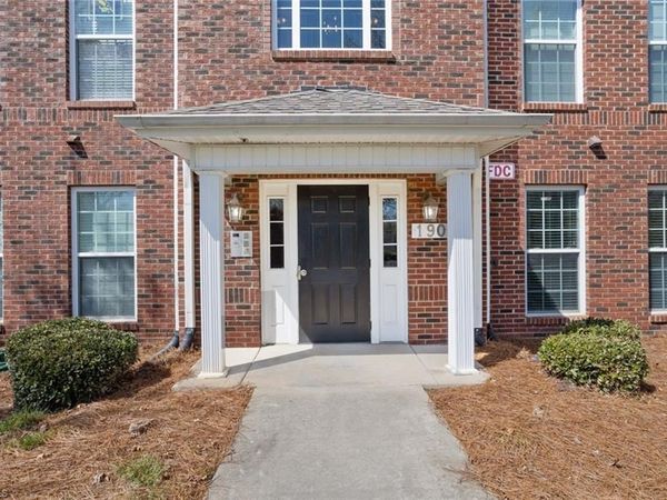 190 Shallowford Reserve Drive, Unit 104, Lewisville, NC 27023