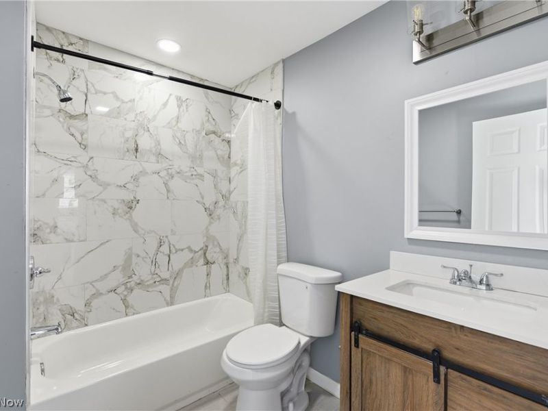 3237 Seymour Avenue, Cleveland, OH 44113 Photo 11