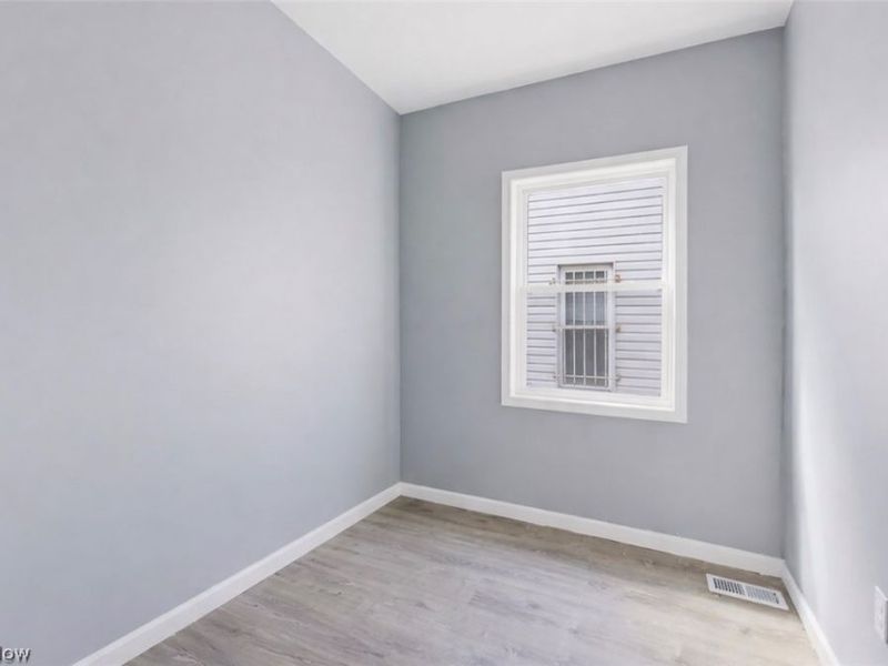 3237 Seymour Avenue, Cleveland, OH 44113 Photo 15