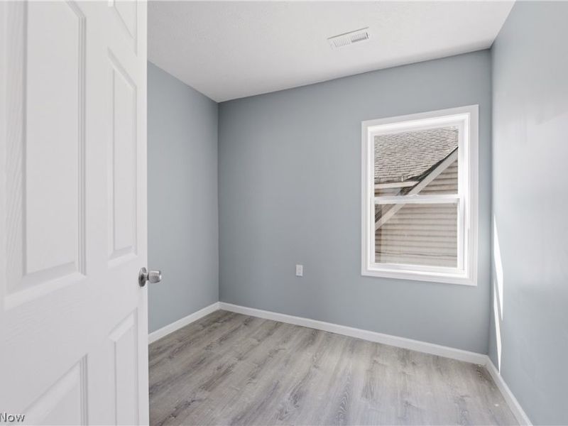 3237 Seymour Avenue, Cleveland, OH 44113 Photo 17