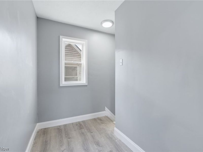 3237 Seymour Avenue, Cleveland, OH 44113 Photo 19