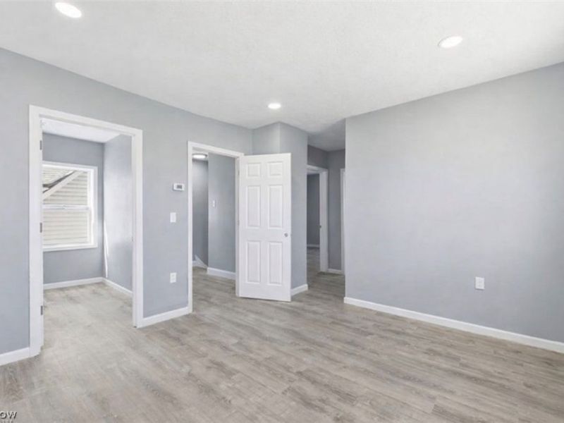 3237 Seymour Avenue, Cleveland, OH 44113 Photo 20